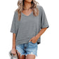 🌿 Dam V-ringad blus med halv ärm – patchwork-fåll, avslappnad passform & perfekt för jeans, kjol & shorts, unik & bohemisk 🧵