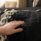 🧺🛏️ Linge de lit en coton doux – Finition volantée, lavable en machine sans repassage, garde sa douceur lavage après lavage, pour des nuits enveloppées de fraîcheur et de poésie ☁️📜