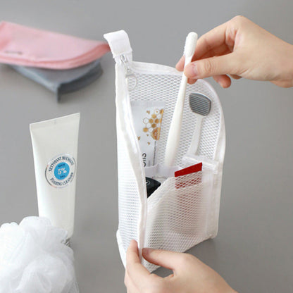 🧳✨ Trousse de toilette – Légère, compacte et organisée, rangez vos essentiels en un clin d’œil, pour voyager léger sans rien oublier 🧴💼