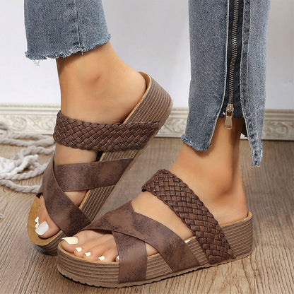 👡 50 % RABATT! ☀️ Kilklackssandaler med dubbla remmar & plattform – trendig & bekväm för en perfekt sommarlook 💃
