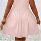 🌾🎀 Robe cintrée à volants – Encolure V délicate, taille marquée, coupe qui tourne, pour un look romantique au quotidien comme en soirée 🧺🌙