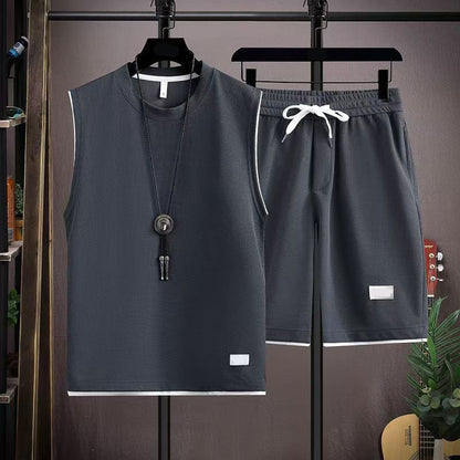 Minimalistiskt linne & shorts-set för herr 🌿 Rena linjer, mjuk känsla – ledig stil hela sommaren ☀️
