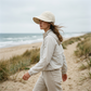 ☀️ 50 % RABATT NU! 👒 Solhatt med hästsvansöppning – andningsbar, UPF 50+ & justerbart band, perfekt för löpning, strand & utomhuslek 🏃‍♀️