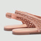 🌸👡 Sandales à bride arrière tressées – Détail chic, talon plat confortable, parfaites pour le bureau comme pour le week-end ☀️👜