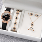 💎🌷 Set bijoux et montre coordonné – Design floral raffiné, métal hypoallergénique, harmonie parfaite du poignet aux oreilles, sublimez votre look en un clin d’œil, sans chercher à assortir chaque pièce ✨👗