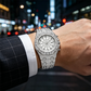⌚💎 Montre quartz luxe scintillante homme – Boîtier 48 mm, strass éclatants, verre anti-rayures, le bijou d’affirmation qui sublime votre poignet au quotidien 🌟💪
