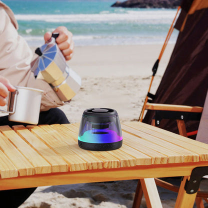 🎵🧲 Mini enceinte Bluetooth magnétique avec lumière RGB – Petit format, son surprenant, lumière colorée, l’accessoire fun à coller partout pour vos soirées, votre cuisine ou votre atelier 🌈✨