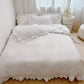 🛏️🌸 Parure de lit 4 pièces unie et simple – Bords à volants délicats, élégance intemporelle pour une chambre raffinée et accueillante ☁️